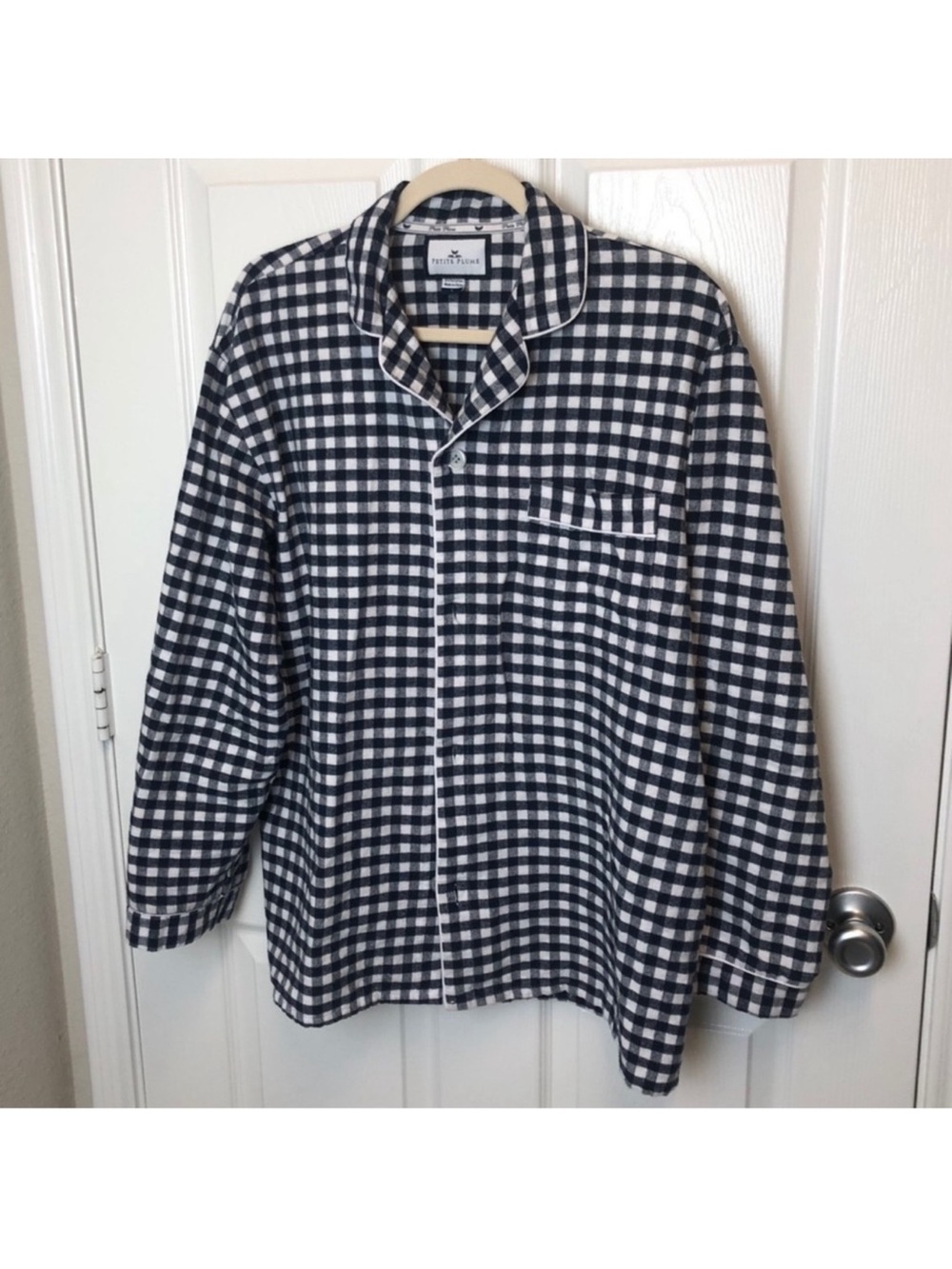 Men's Navy & White Check Long-Sleeve Shirt - Classic Button-Up